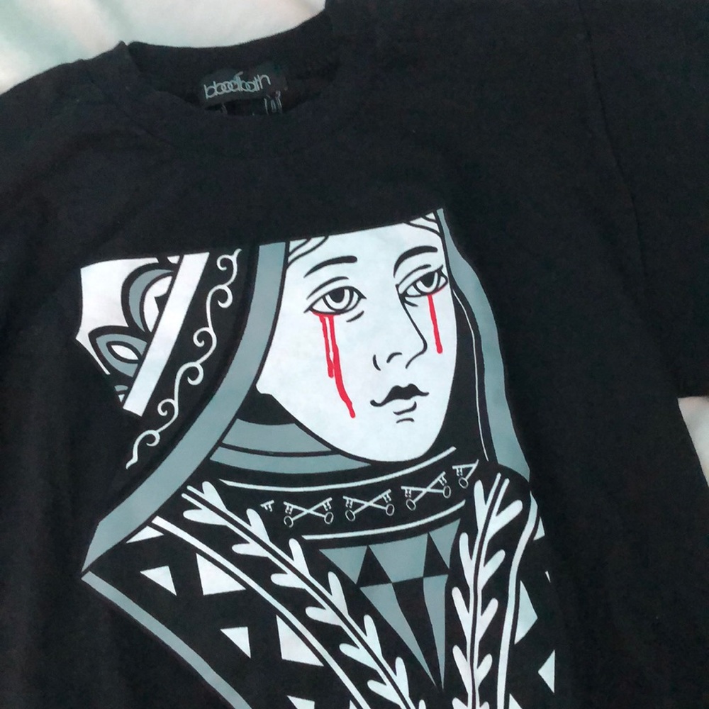 Queen tshirt tears blood - Picture 2 of 2